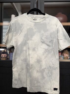 Hollister Men's Light Gray Tie-Dye Pocket Tee